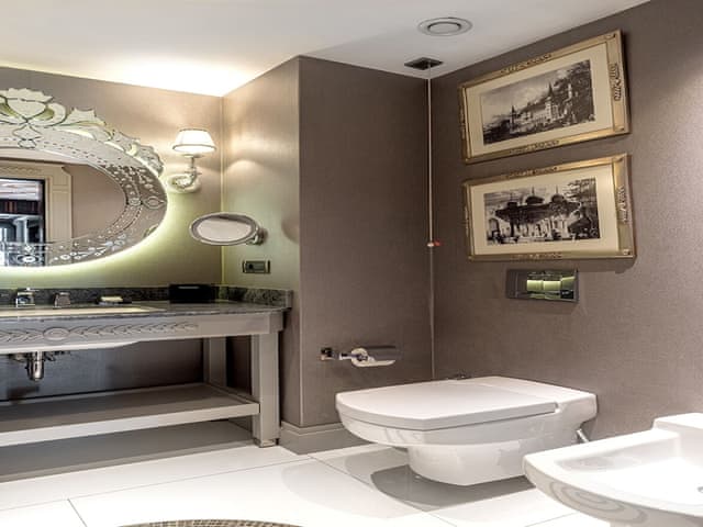 Presidential Suite, 1 King Bed, Hot Tub (Sauna)