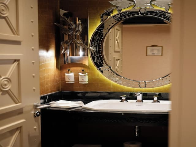 Executive Suite, 1 King Bed, Sea View (Club Acess)