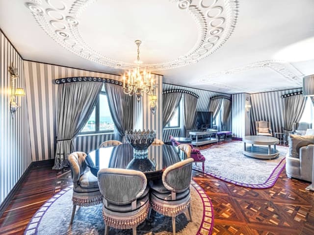 Presidential Suite, 1 King Bed, Hot Tub (Sauna)