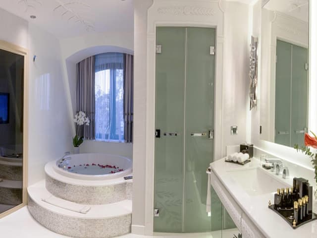 Presidential Suite, 1 King Bed, Hot Tub (Sauna)