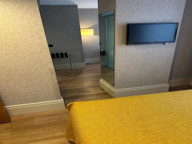 Family Room, 1 King Bed with Sofa bed, Non Smoking