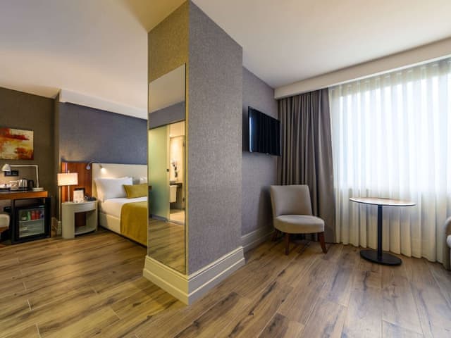 Deluxe Room, 1 King Bed, Non Smoking