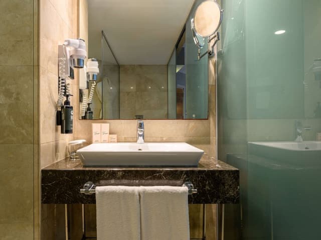 Deluxe Room, 1 King Bed, Non Smoking