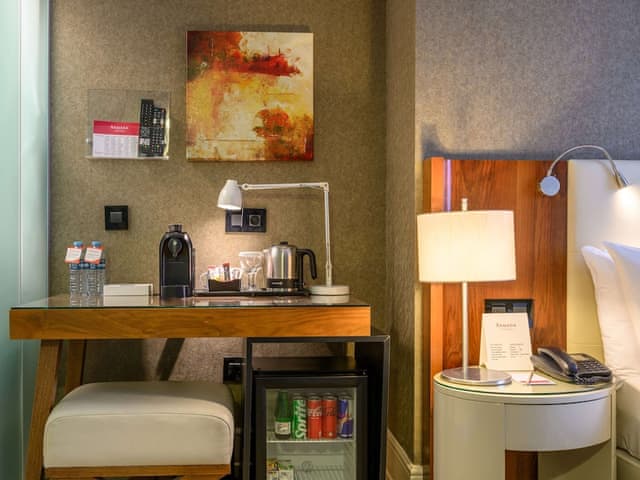 Deluxe Room, 1 King Bed, Non Smoking