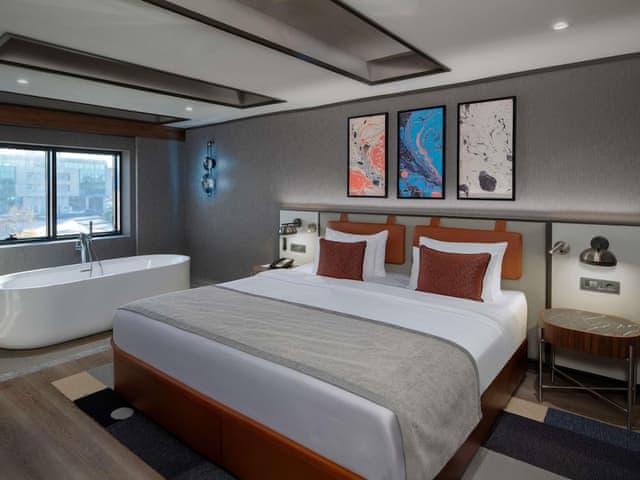 Superior Suite, 1 Queen Bed with Sofa bed