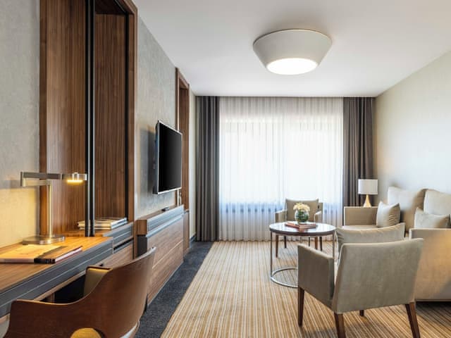 Executive Suite, 1 King Bed, Non Smoking