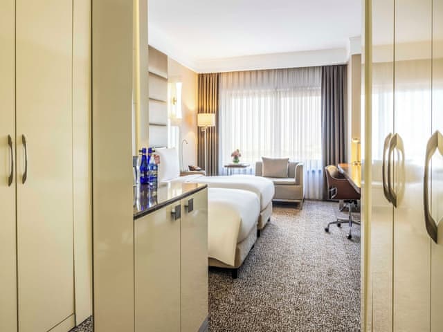 Deluxe Room, 2 Twin Beds, Non Smoking, City View