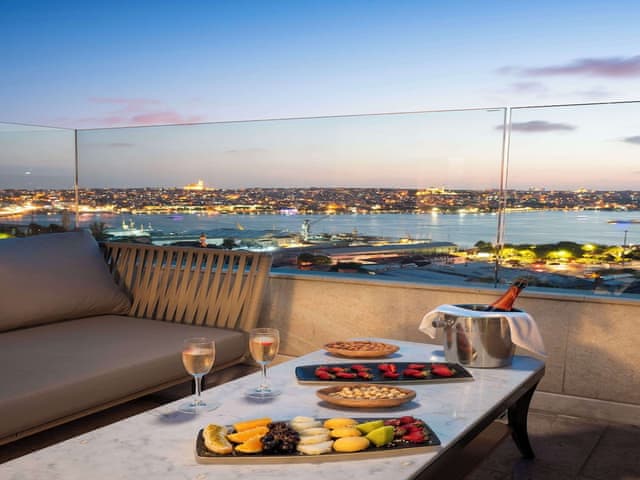 Suite, Terrace (Golden Horn View - Panoramic)