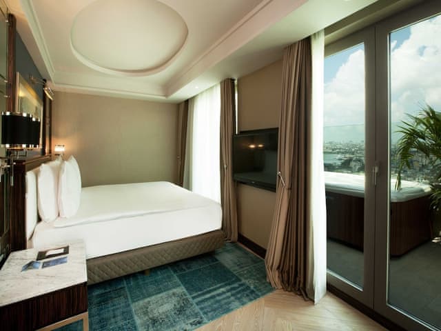 Suite, Terrace (Golden Horn View)