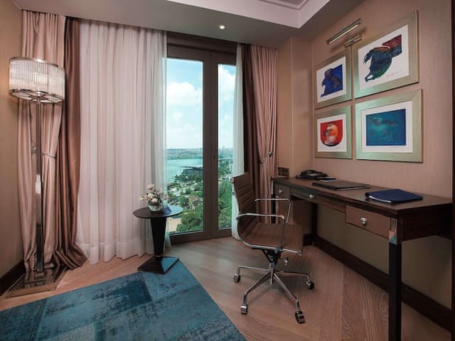 Executive Room (Golden Horn Vw)
