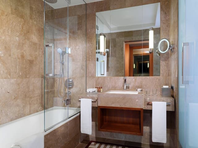 Classic Room, 1 King Bed, Smoking, City View