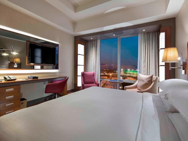 Classic Room, 1 King Bed, Smoking, City View