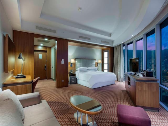 Deluxe Room, 1 King Bed, Smoking