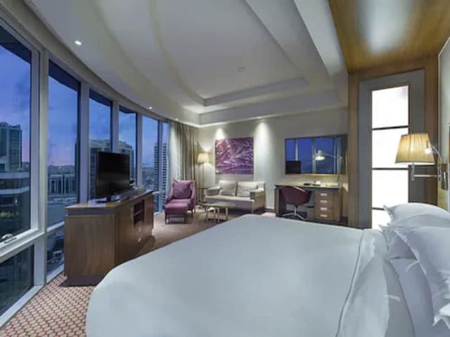 Deluxe Room, 1 King Bed, Smoking