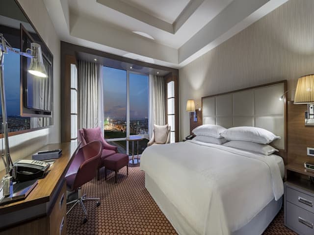 Classic Room, 1 King Bed, Smoking, City View