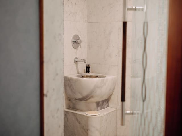 Deluxe Room, 1 King Bed, City View