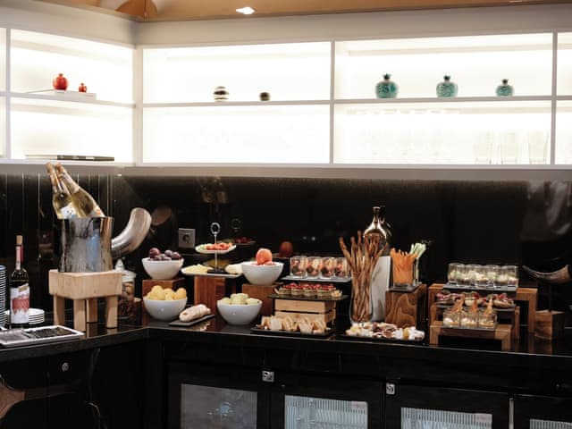 Club Room, 1 King Bed