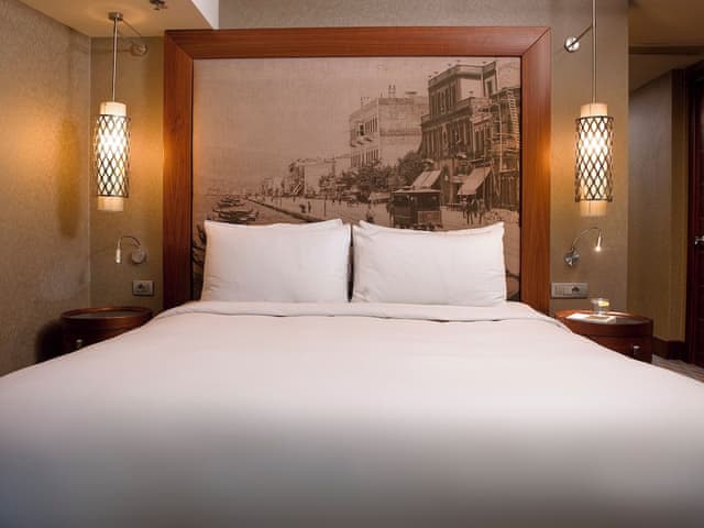 Club Room, 1 King Bed