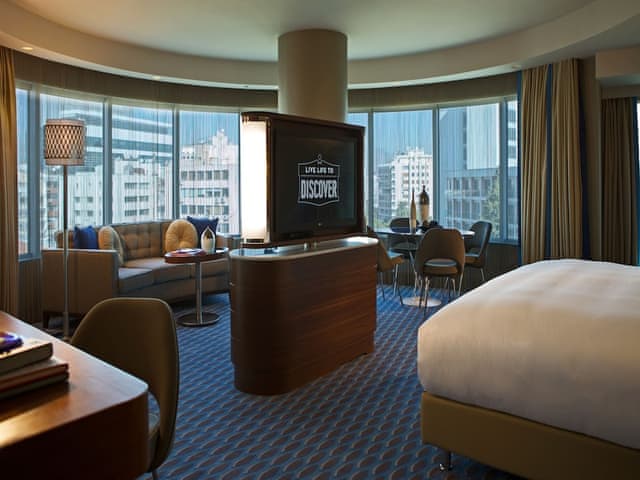 Executive Suite, 1 King Bed, Smoking