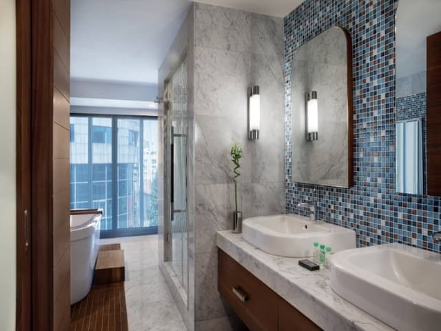 Executive Suite, 1 King Bed, Smoking