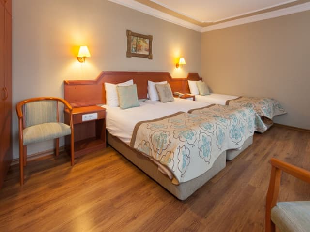 Standart Dört Kişilik Oda