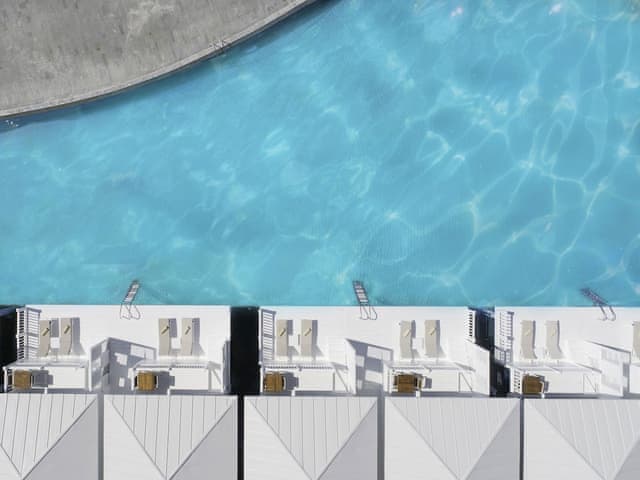 Maldive House (Swim Up)