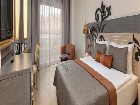 Family Room, 2 Bedrooms