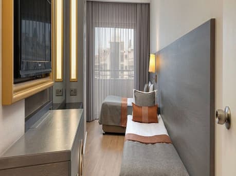 Family Room, 2 Bedrooms