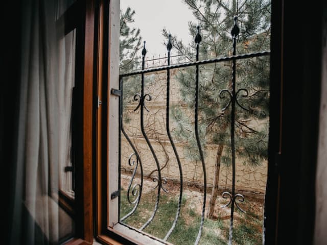 Delüks Üç Kişilik Taş Oda