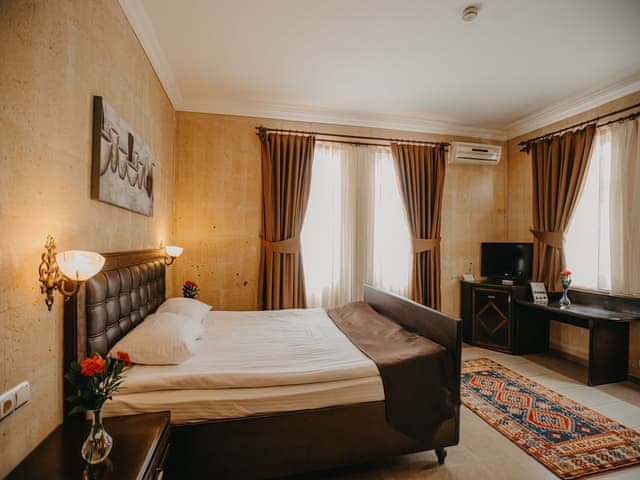 Double Stone Room