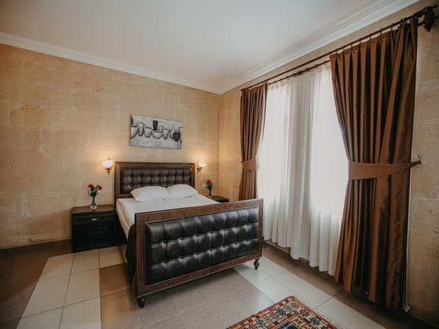 Double Stone Room
