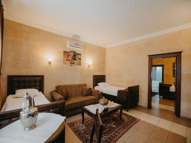 Deluxe Family Stone Suite