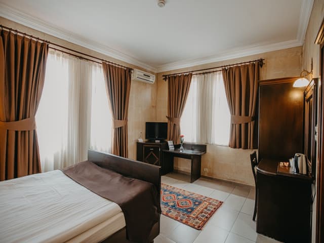 Double Stone Room