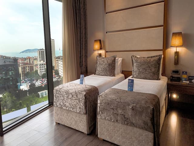 Room, 2 Twin Beds, Sea View