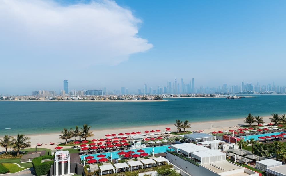 Th8 Palm Dubai Beach Resort, Vignette Collection by IHG