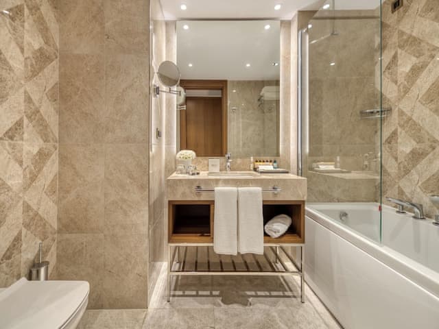 Deluxe Room, Pool View