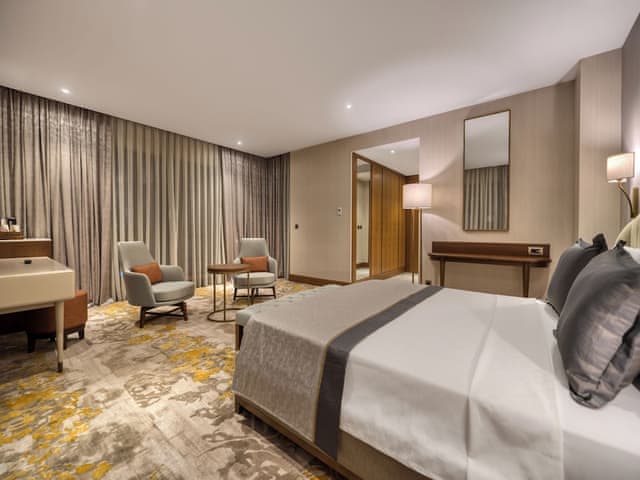 Deluxe Room, Pool View