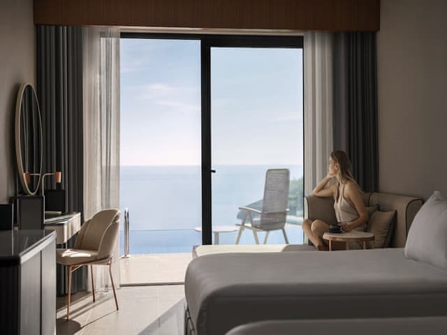 Superior Swim up Sea View Room