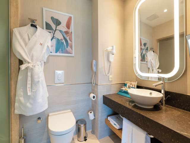 Private Family Suite Via Pool