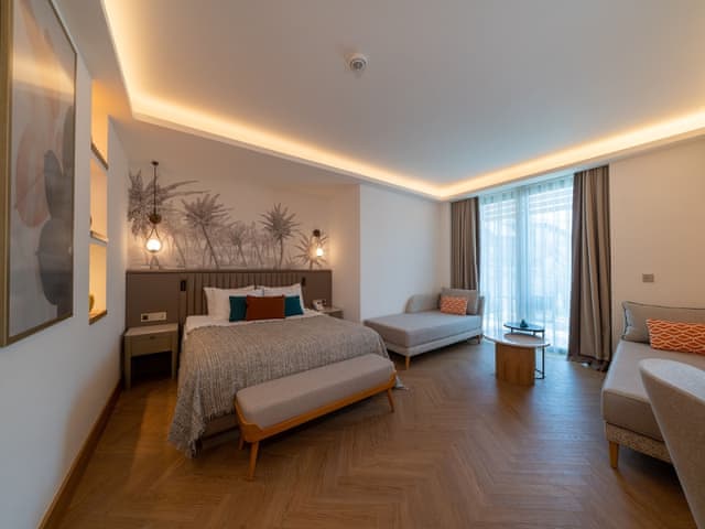 Large Room Pool Direct Access