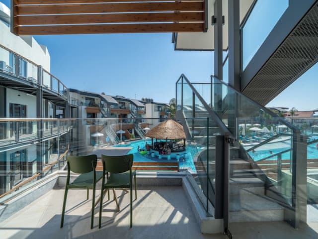 Large Room Pool Acees via Stairs