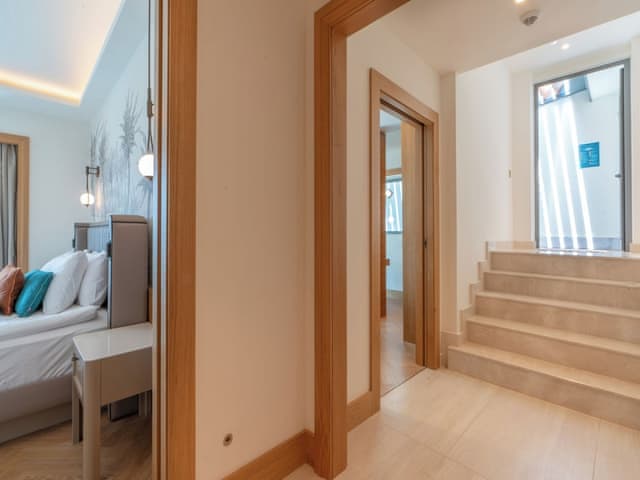 Private Family Suite Via Pool