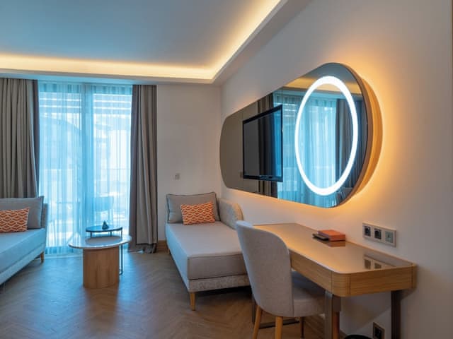 Large Room Pool Direct Access