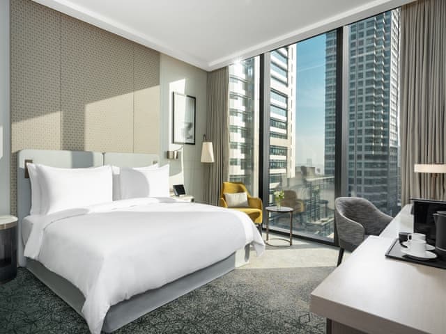 Premier Square View King