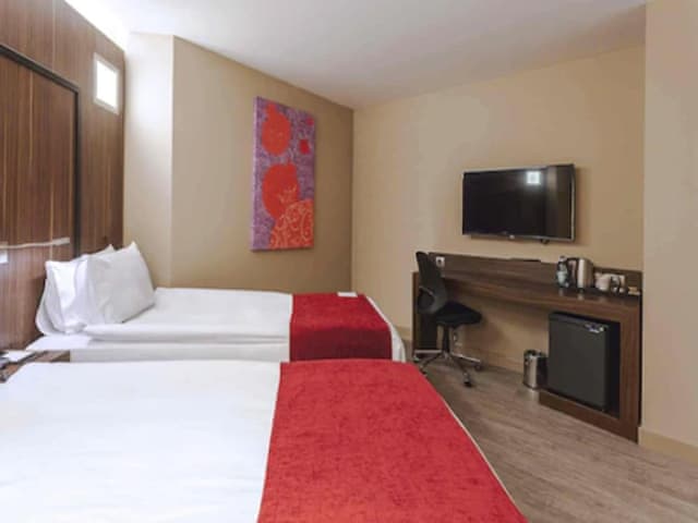 Room, 2 Twin Beds, Smoking