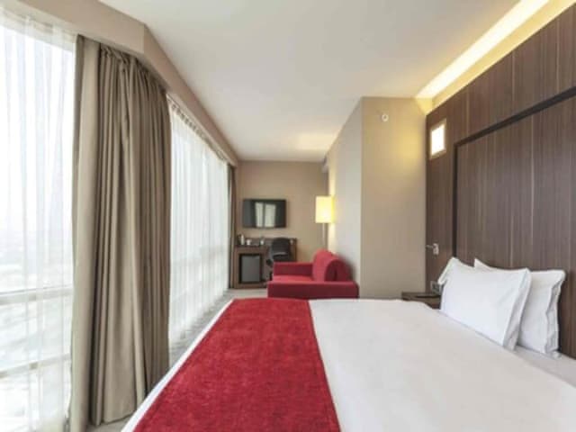 Room, Non Smoking (1 King Bed or 2 Twin Beds w/ Sofa Bed)