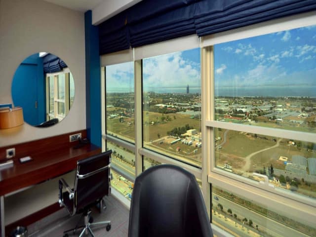 Executive Suite, 1 King Bed, Sea View