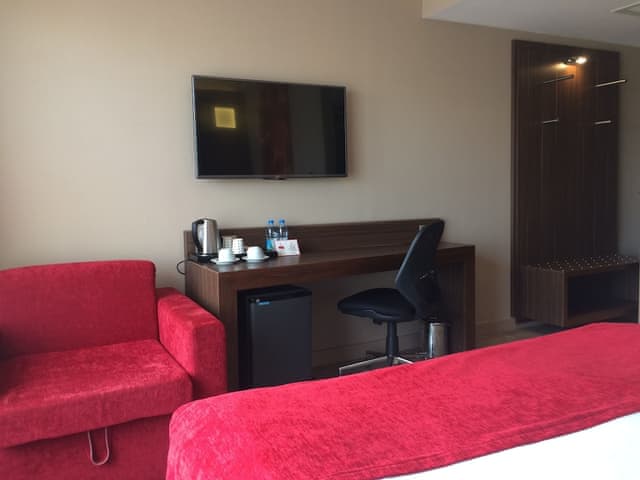 Business Room, 1 King Bed, Non Smoking, Sea View