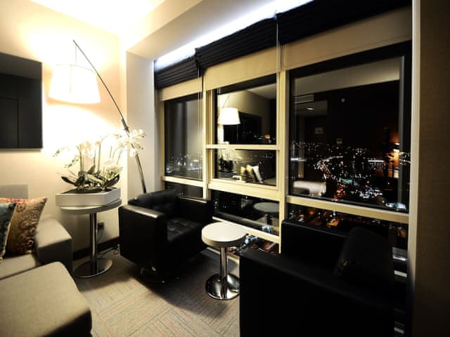 Suite, 1 King Bed, Sea View, Corner (nonsmoking)