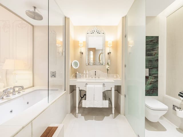 Superior Evergreen Room